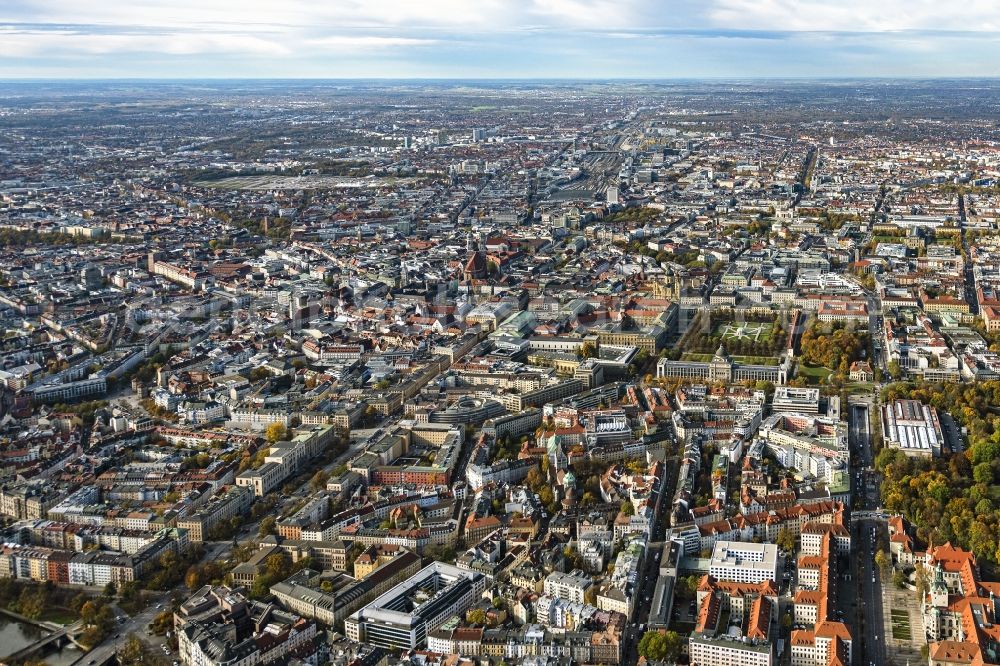 Aerial image München - Old Town area and city center with Blick nach Westen in Munich in the state Bavaria, Germany