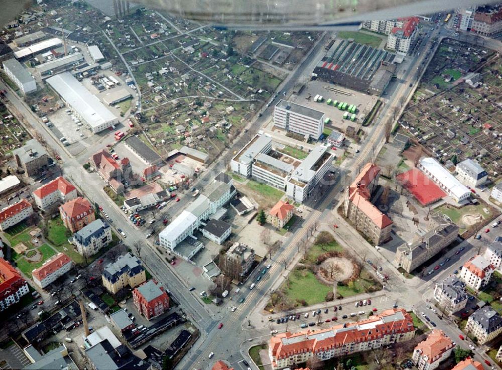 Dresden - Striesen from above - Geschäfts- und Dienstleistungszentrum Pohland - Passage der HVB - Projekt GmbH an der Schandauer Straße / Pohlandplatz in Dresden - Striesen.