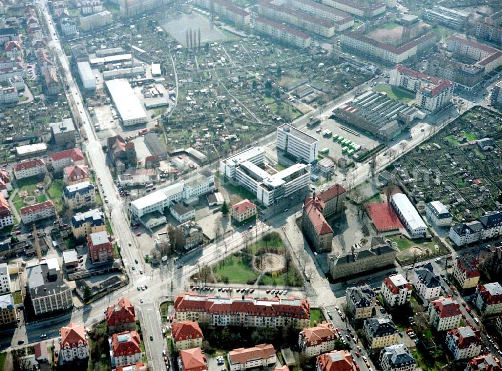 Aerial photograph Dresden - Striesen - Geschäfts- und Dienstleistungszentrum Pohland - Passage der HVB - Projekt GmbH an der Schandauer Straße / Pohlandplatz in Dresden - Striesen.