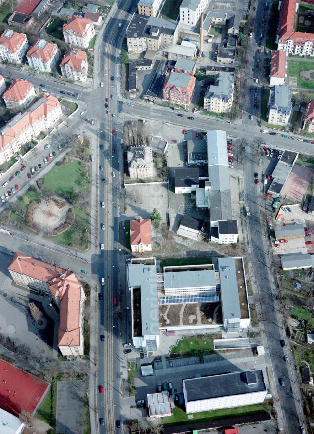 Aerial photograph Dresden - Striesen - Geschäfts- und Dienstleistungszentrum Pohland - Passage der HVB - Projekt GmbH an der Schandauer Straße / Pohlandplatz in Dresden - Striesen.