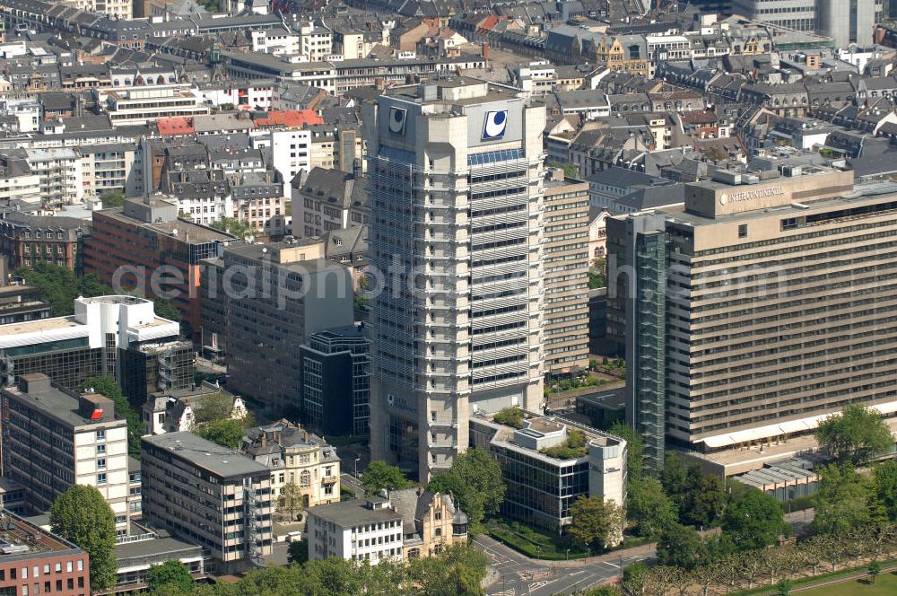 Aerial photograph Frankfurt am Main - Blick auf das Büro- und Geschäfts- Hochhaus der Union Investment an der Wiesenhüttenstraße 10 am Frankfurter Mainufer. Die Union Investment Gruppe ist einer der größten deutschen Manager für Wolfgang Gerbere und institutionelle Anleger und betreut Immobilienfonds europaweit.