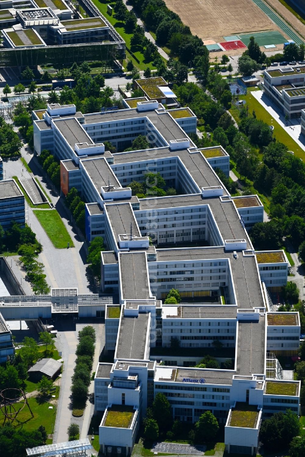 Aerial photograph Unterföhring - Office building - Ensemble of Allianz Deutschland AG on Dieselstrasse in the district Bogenhausen in Unterfoehring in the state Bavaria, Germany