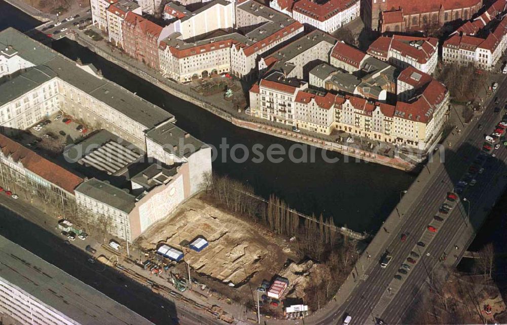 Aerial photograph Berlin - Geschäftshausbau durch Groth + Graalfs am Nikolaiviertel