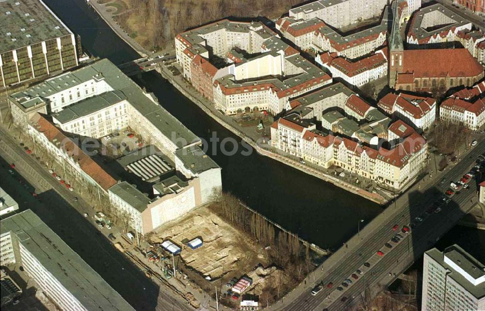 Berlin from above - Geschäftshausbau durch Groth + Graalfs am Nikolaiviertel