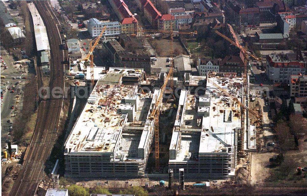 Aerial photograph Berlin - Köpenick - Geschäftshausbau Forum Köpenick am S-Bahnhof Berlin - Köpenick