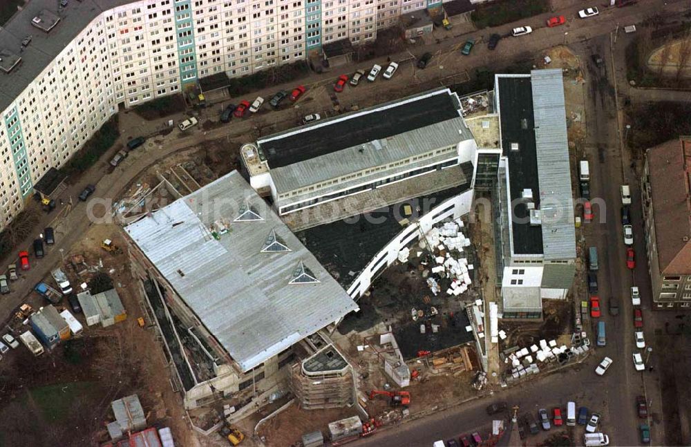 Berlin from above - Geschäftshausbau am Frankfurter Tor