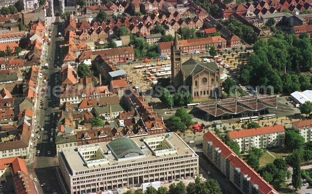 Potsdam from above - Geschäftshausbau Wilhelmsgalerieam Holländerviertel in Potsdam.