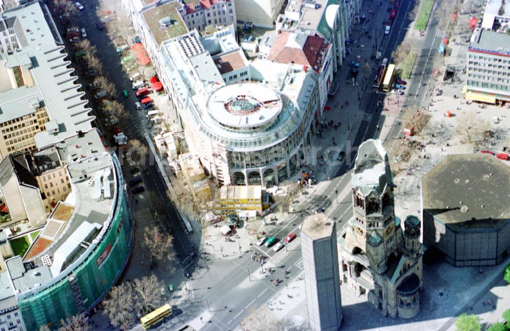 Berlin from above - Geschäftshausumbau Breitscheidplatz in Berlin-Charlottenburg.