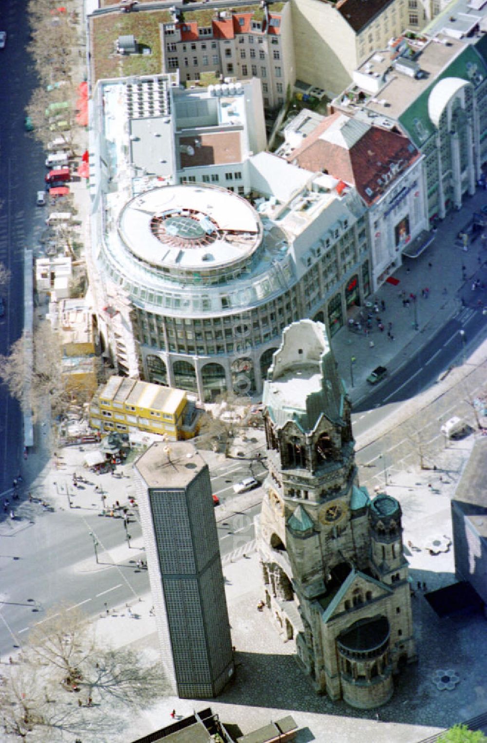 Berlin from the bird's eye view: Geschäftshausumbau Breitscheidplatz in Berlin-Charlottenburg.