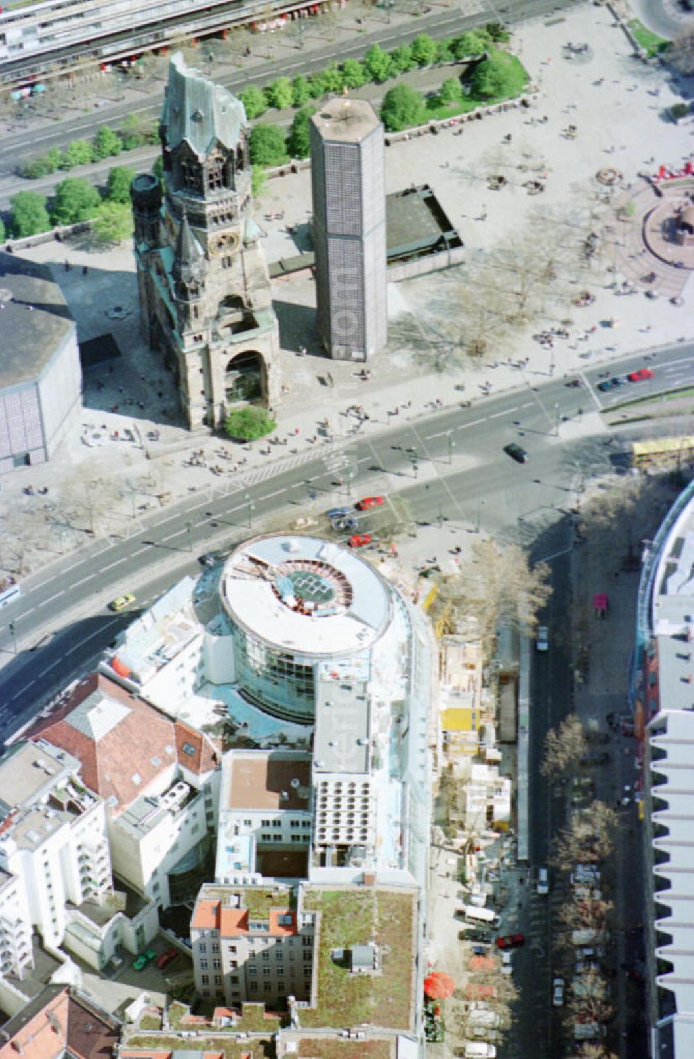 Aerial image Berlin - Geschäftshausumbau Breitscheidplatz in Berlin-Charlottenburg.