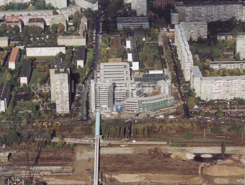 Aerial photograph Berlin - Lichtenberg - Geschäftszentrum Storkower Bogen an der Storkower Straße in Berlin - Lichtenberg