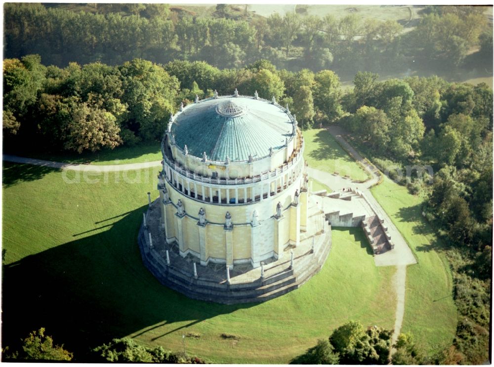 Aerial image Kelheim - Tourist attraction of the historic monument Befreiungshalle Kelheim in the district Hohenpfahl in Kelheim in the state Bavaria, Germany