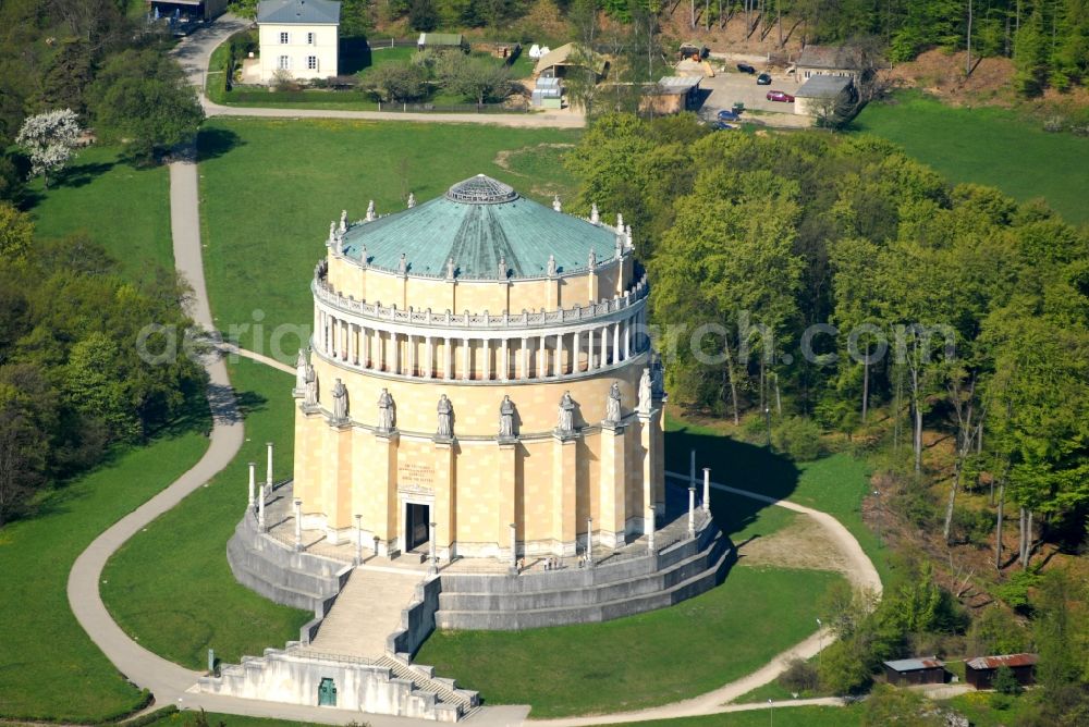 Kelheim from the bird's eye view: Tourist attraction of the historic monument Befreiungshalle Kelheim in the district Hohenpfahl in Kelheim in the state Bavaria, Germany