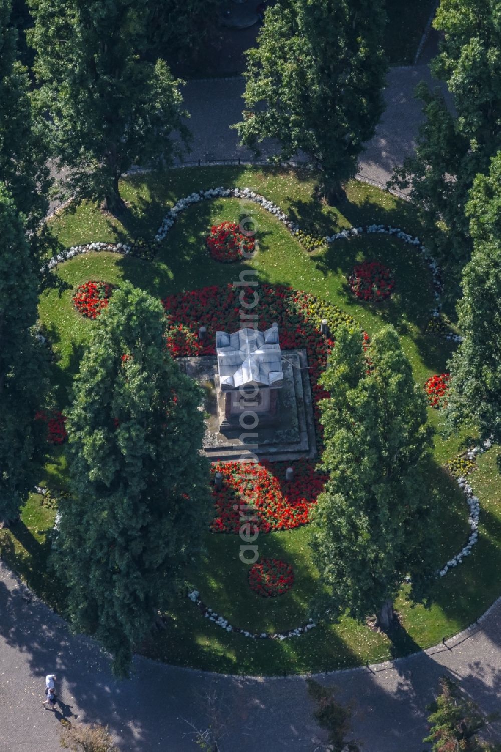 Leipzig from above - Sight and tourism attraction of the historical monument Monument Mayor C.W. Mueller on Willy-Brandt-Platz in the district Zentrum in Leipzig in the state Saxony, Germany