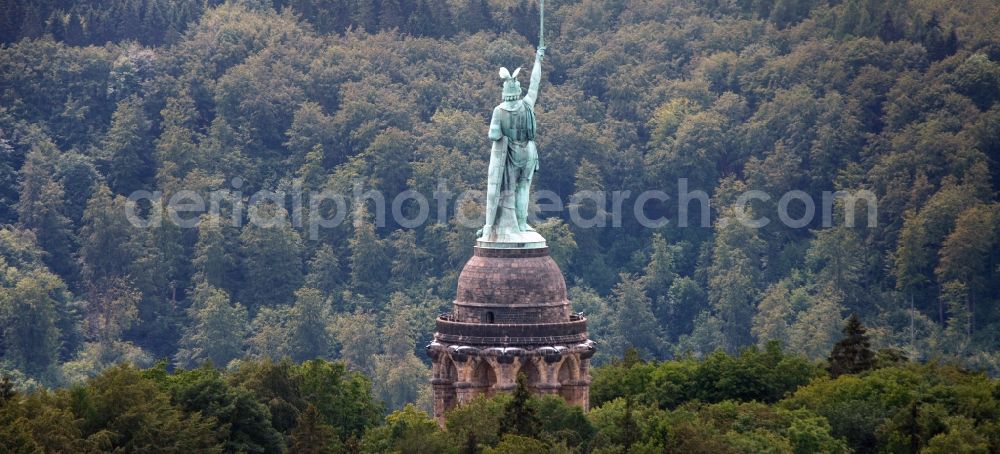 Detmold from the bird's eye view: Tourist attraction of the historic monument Hermannsdenkmal on forest Teuteburger Wald in Detmold in the state North Rhine-Westphalia