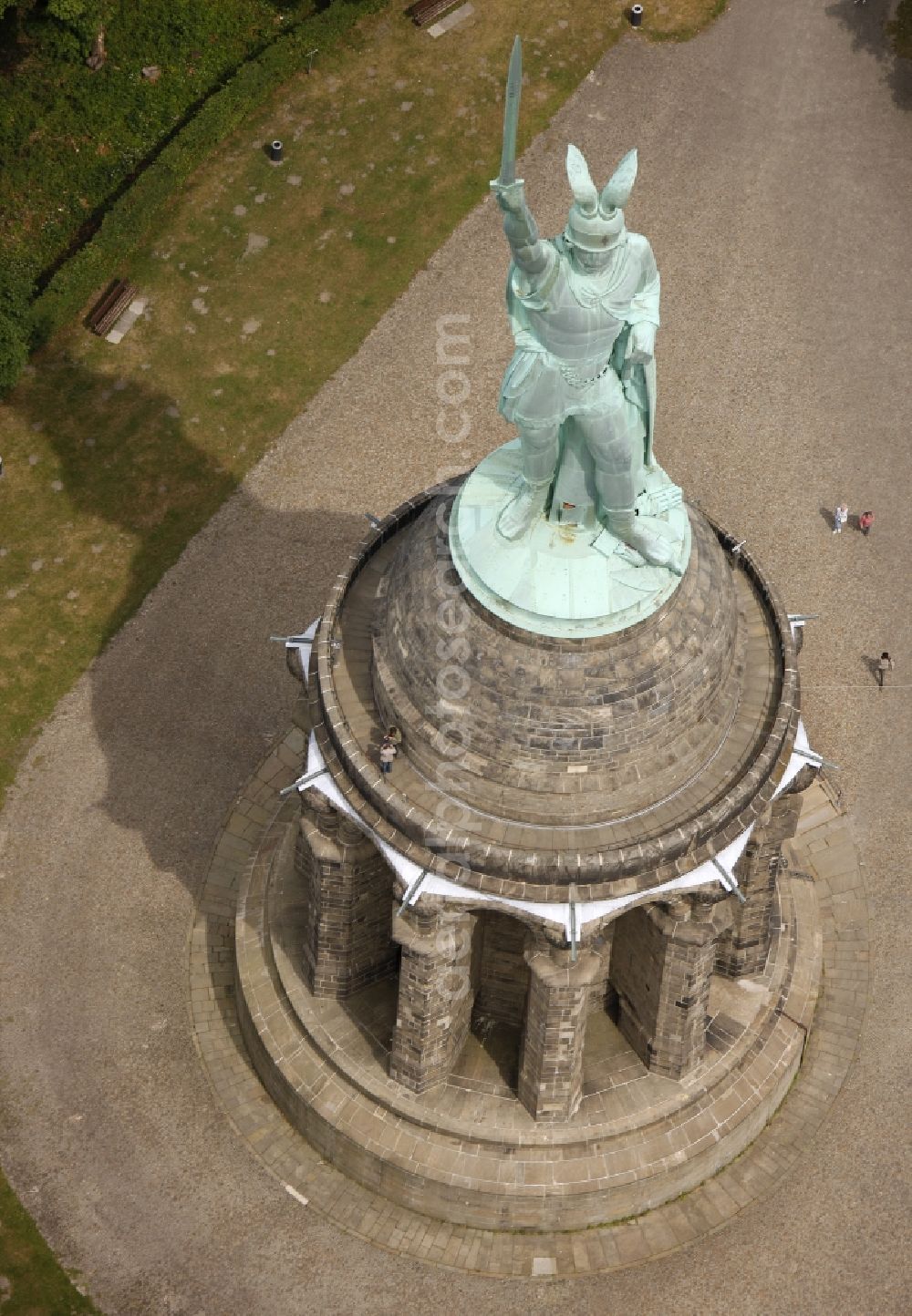 Detmold from above - Tourist attraction of the historic monument Hermannsdenkmal on forest Teuteburger Wald in Detmold in the state North Rhine-Westphalia