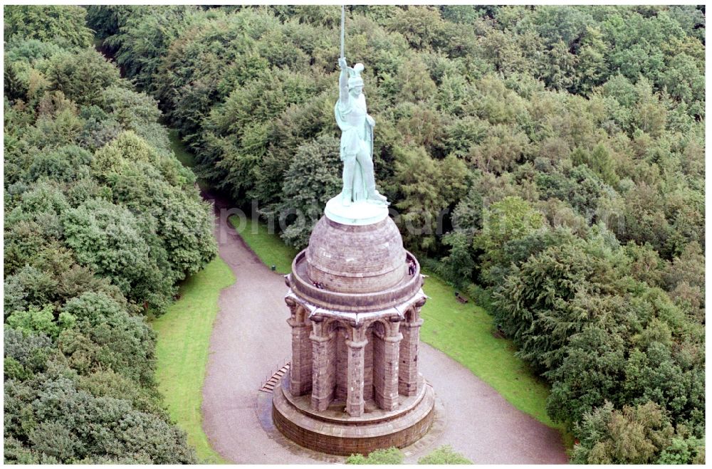 Aerial image Detmold - Tourist attraction of the historic monument Hermannsdenkmal on forest Teuteburger Wald in Detmold in the state North Rhine-Westphalia