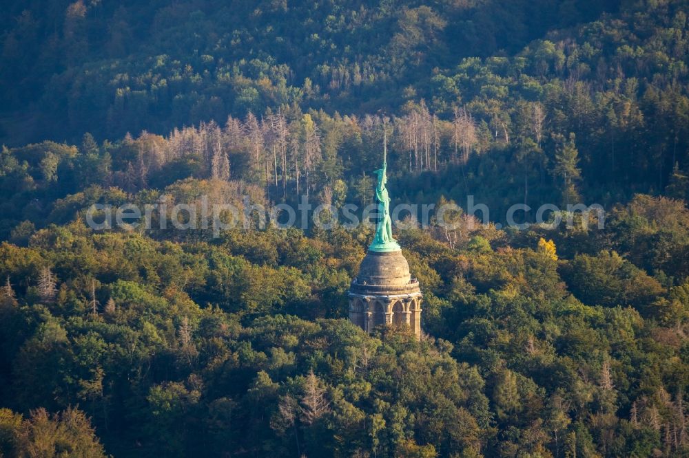 Detmold from the bird's eye view: Tourist attraction of the historic monument Hermannsdenkmal on forest Teuteburger Wald in Detmold in the state North Rhine-Westphalia