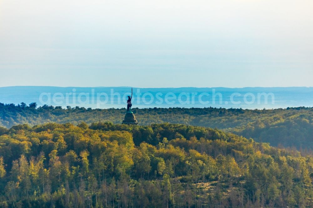 Detmold from the bird's eye view: Tourist attraction of the historic monument Hermannsdenkmal on forest Teuteburger Wald in Detmold in the state North Rhine-Westphalia