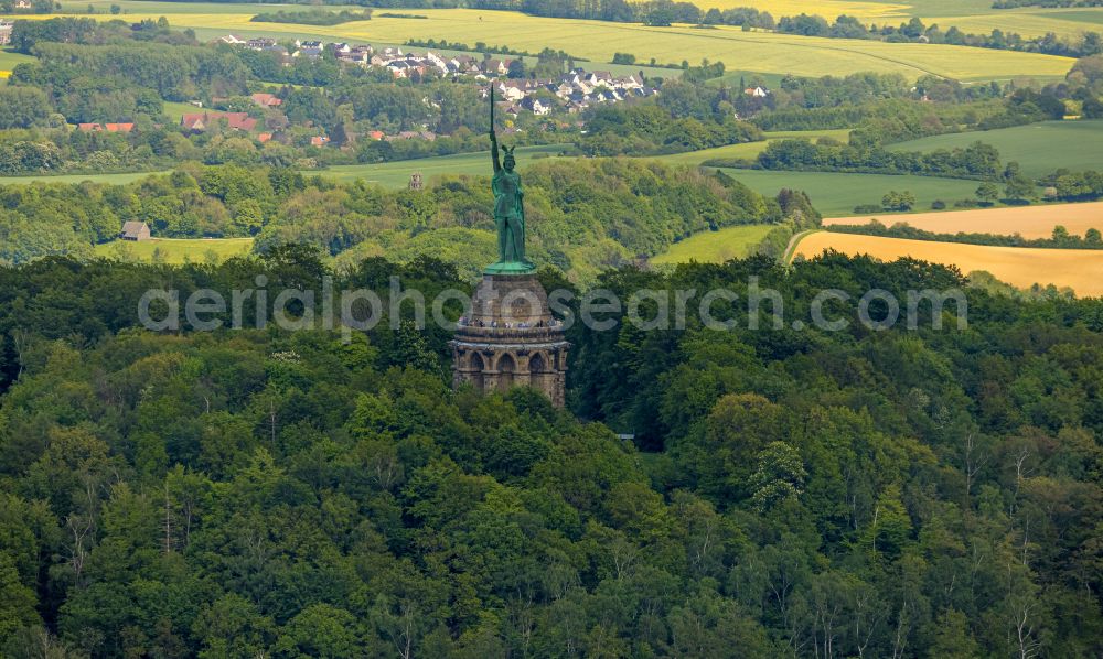 Detmold from the bird's eye view: Tourist attraction of the historic monument Hermannsdenkmal on forest Teutoburger Wald in Detmold in the state North Rhine-Westphalia