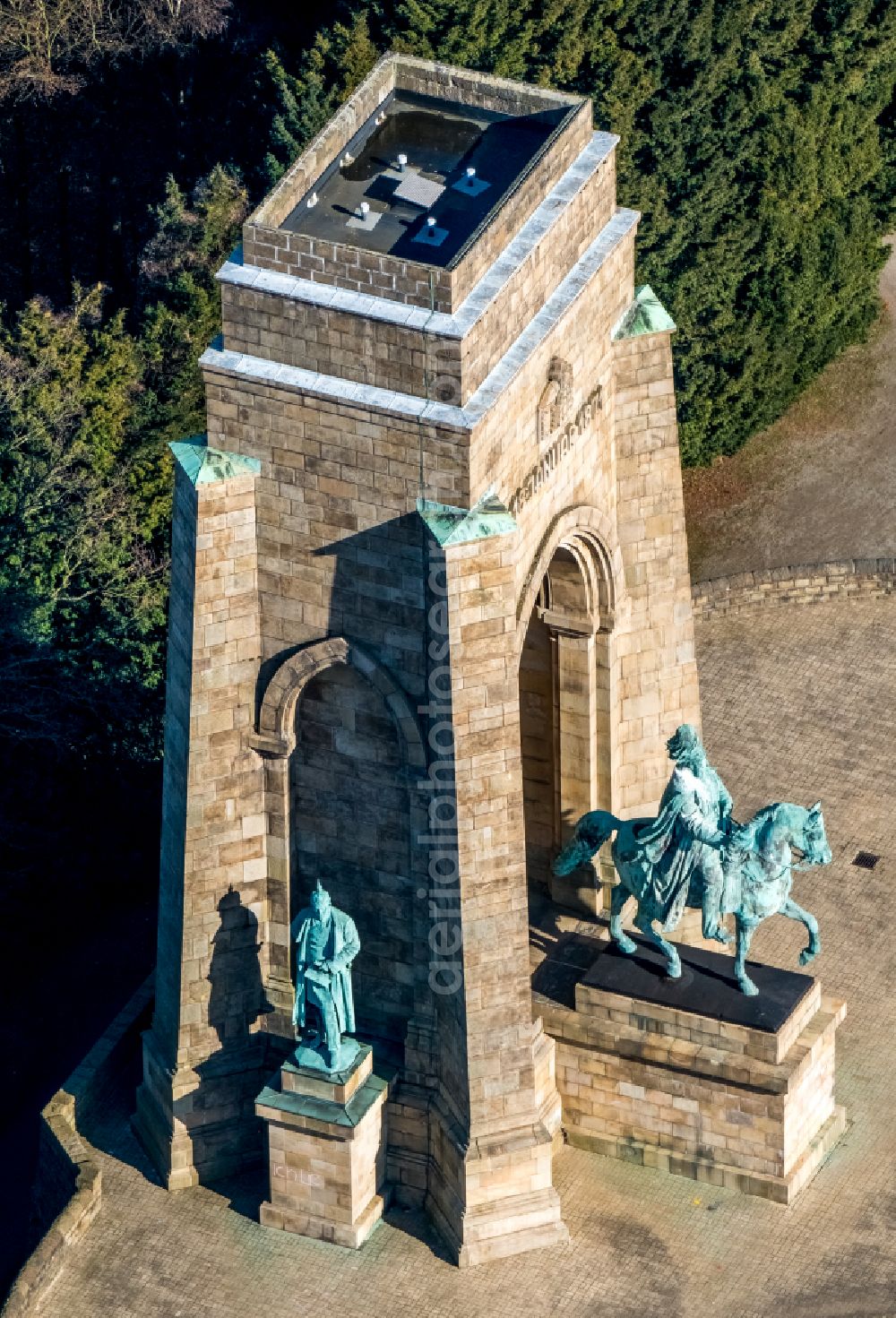 Dortmund from above - Tourist attraction of the historic monument Kaiser-Wilhelm-Denkmal in the district Hoerde in Dortmund at Ruhrgebiet in the state North Rhine-Westphalia