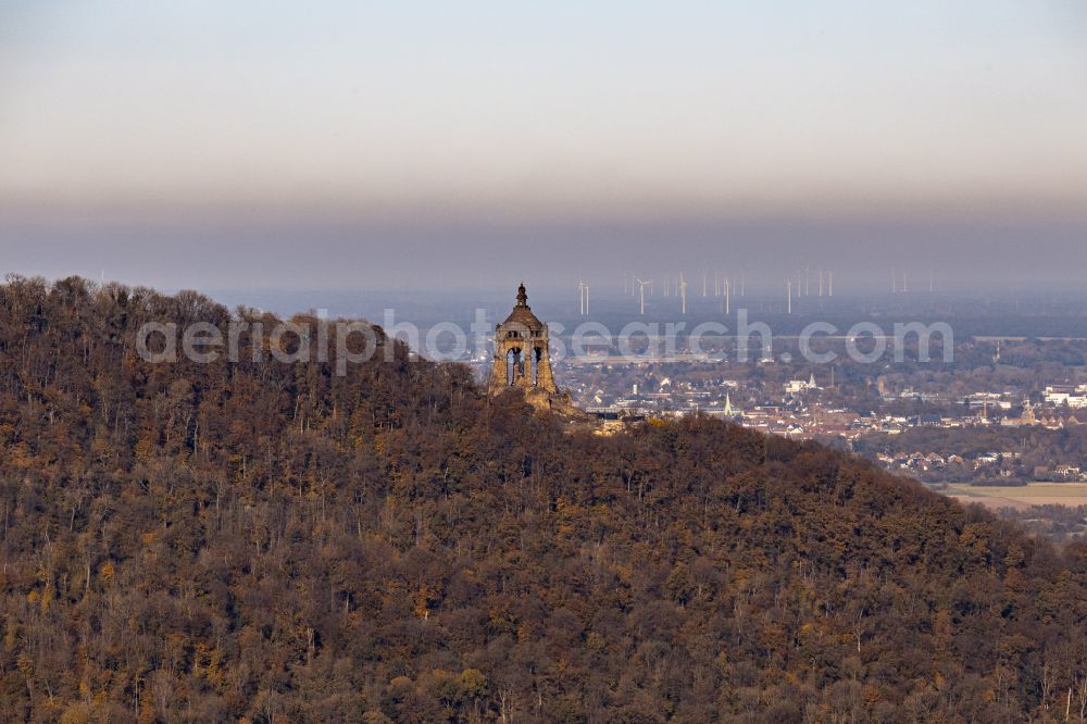 Aerial image Barkhausen - Sightseeing and tourist attraction of the historical monument Kaiser Wilhelm Memorial in Porta Westfalica in the federal state of North Rhine-Westphalia, Germany