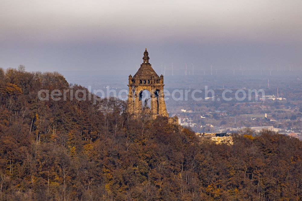 Aerial photograph Barkhausen - Sightseeing and tourist attraction of the historical monument Kaiser Wilhelm Memorial in Porta Westfalica in the federal state of North Rhine-Westphalia, Germany