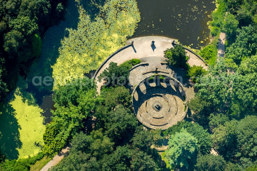 Aerial image Gladbeck - Attraction and tourist attraction of the historical monument war memorial in Wittringer Park in Gladbeck in North Rhine-Westphalia