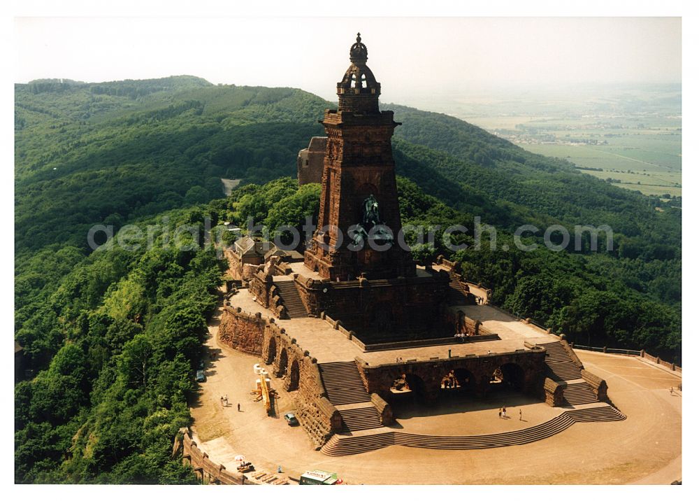 Aerial photograph Kyffhäuserland - Tourist attraction of the historic monument Kyffhaeuserdenkmals bei Steinthaleben in Kyffhaeuserland in the state Thuringia