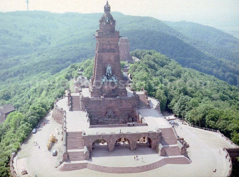 Kyffhäuserland from the bird's eye view: Tourist attraction of the historic monument Kyffhaeuserdenkmals bei Steinthaleben in Kyffhaeuserland in the state Thuringia