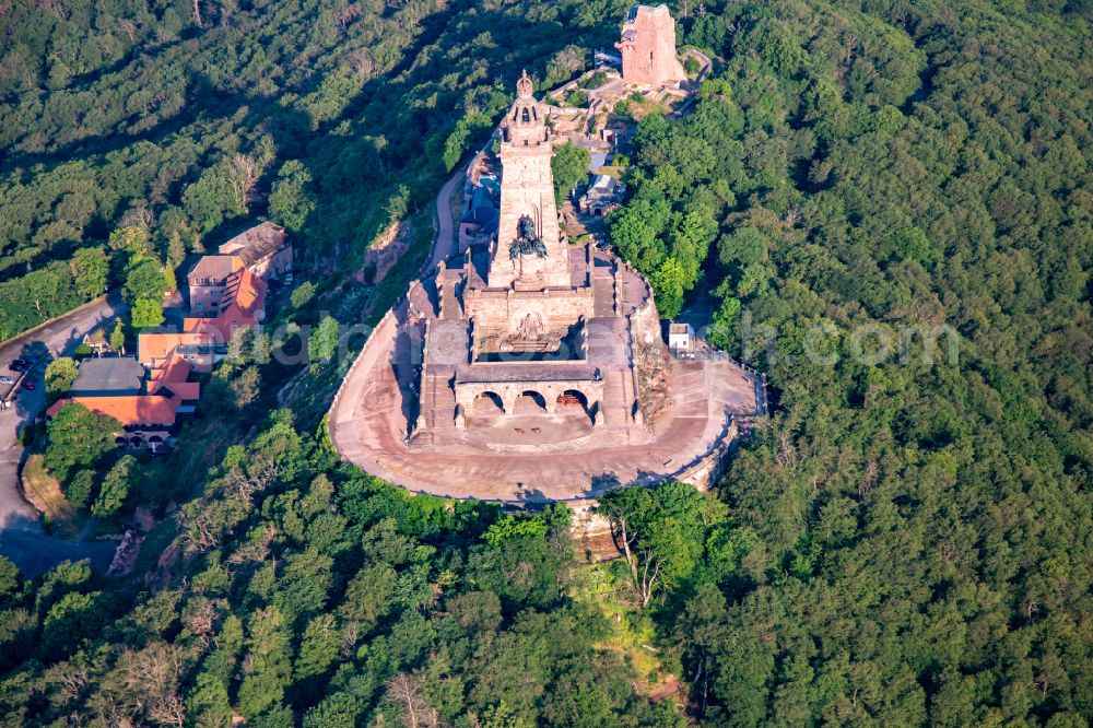 Aerial photograph Kyffhäuserland - Tourist attraction of the historic monument Kyffhaeuserdenkmals bei Steinthaleben in Kyffhaeuserland in the state Thuringia