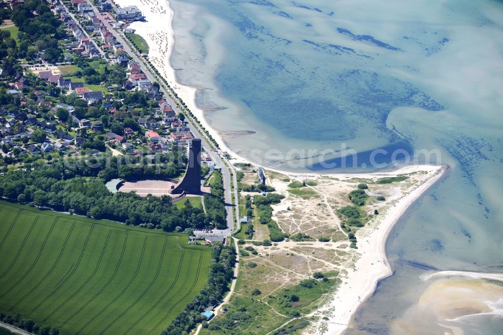 Aerial photograph Laboe - Tourist attraction of the historic monument Marines - Memorial of Germans U-boats at the beach in Laboe in the state Schleswig-Holstein