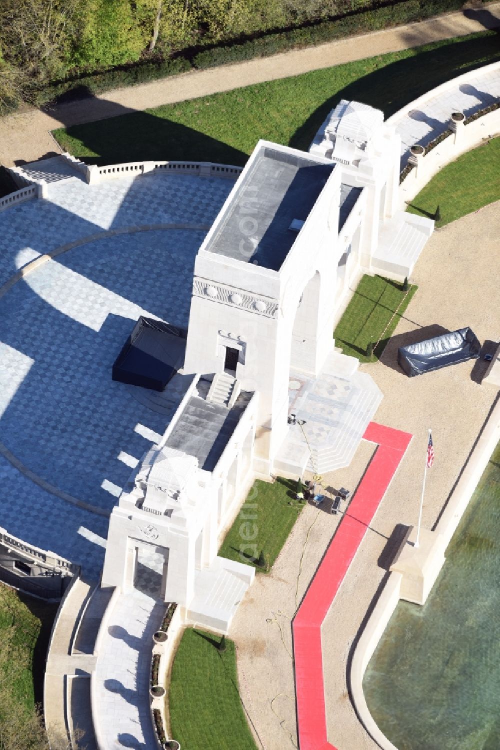 Aerial photograph Paris Marnes-la-Coquette - Tourist attraction of the historic monument Memorial de l'Escadrille la Fayette in Paris Marnes-la-Coquette in Ile-de-France, France