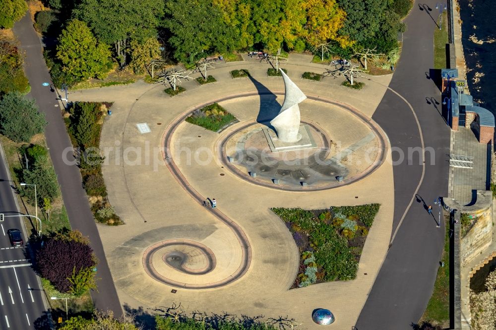 Magdeburg from the bird's eye view: Tourist attraction of the historic monument Monument of Voelkerfreundschaft in the district Zentrum in Magdeburg in the state Saxony-Anhalt, Germany