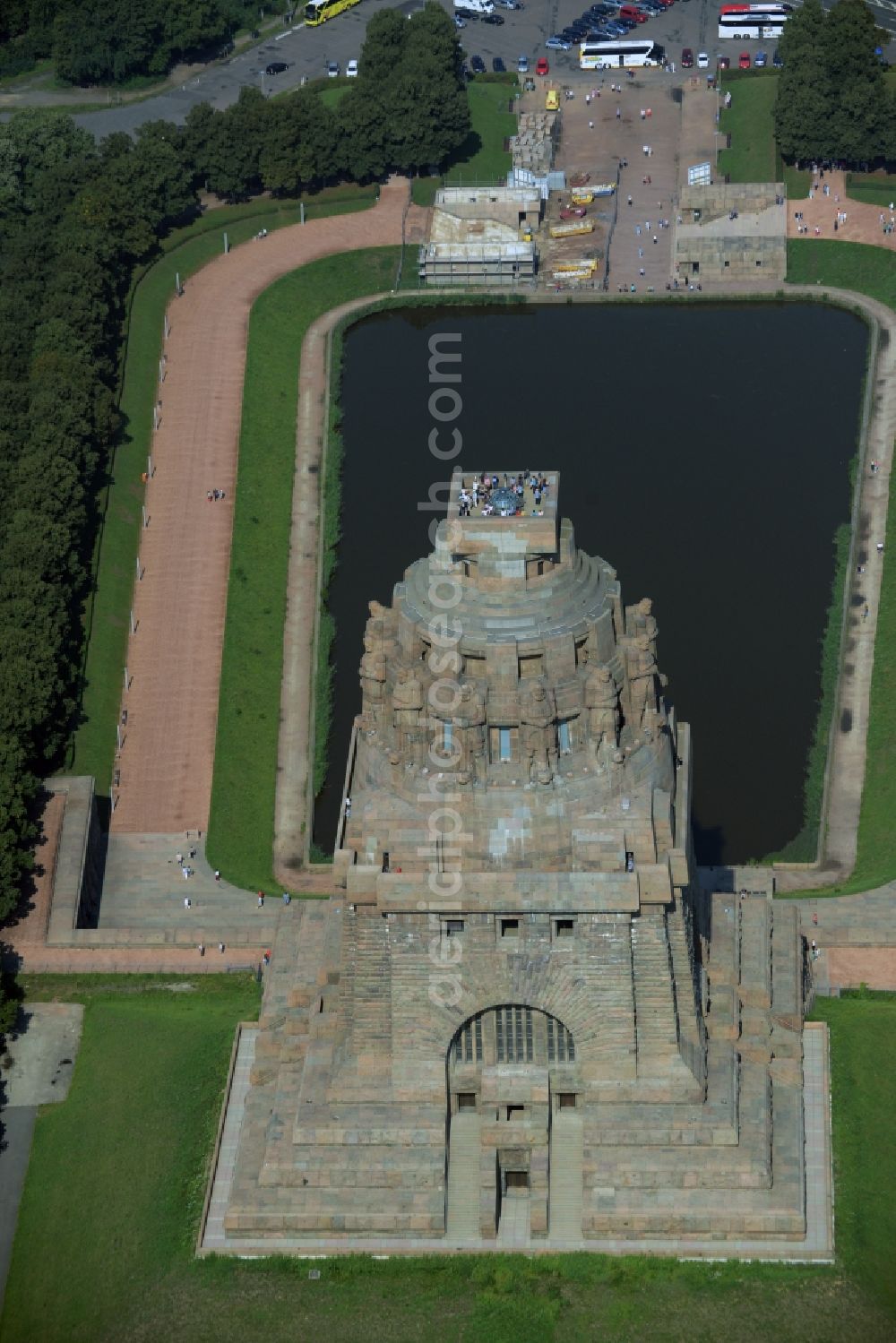 Aerial image Leipzig - Tourist attraction of the historic monument Voelkerschlachtdenkmal in Leipzig in the state Saxony