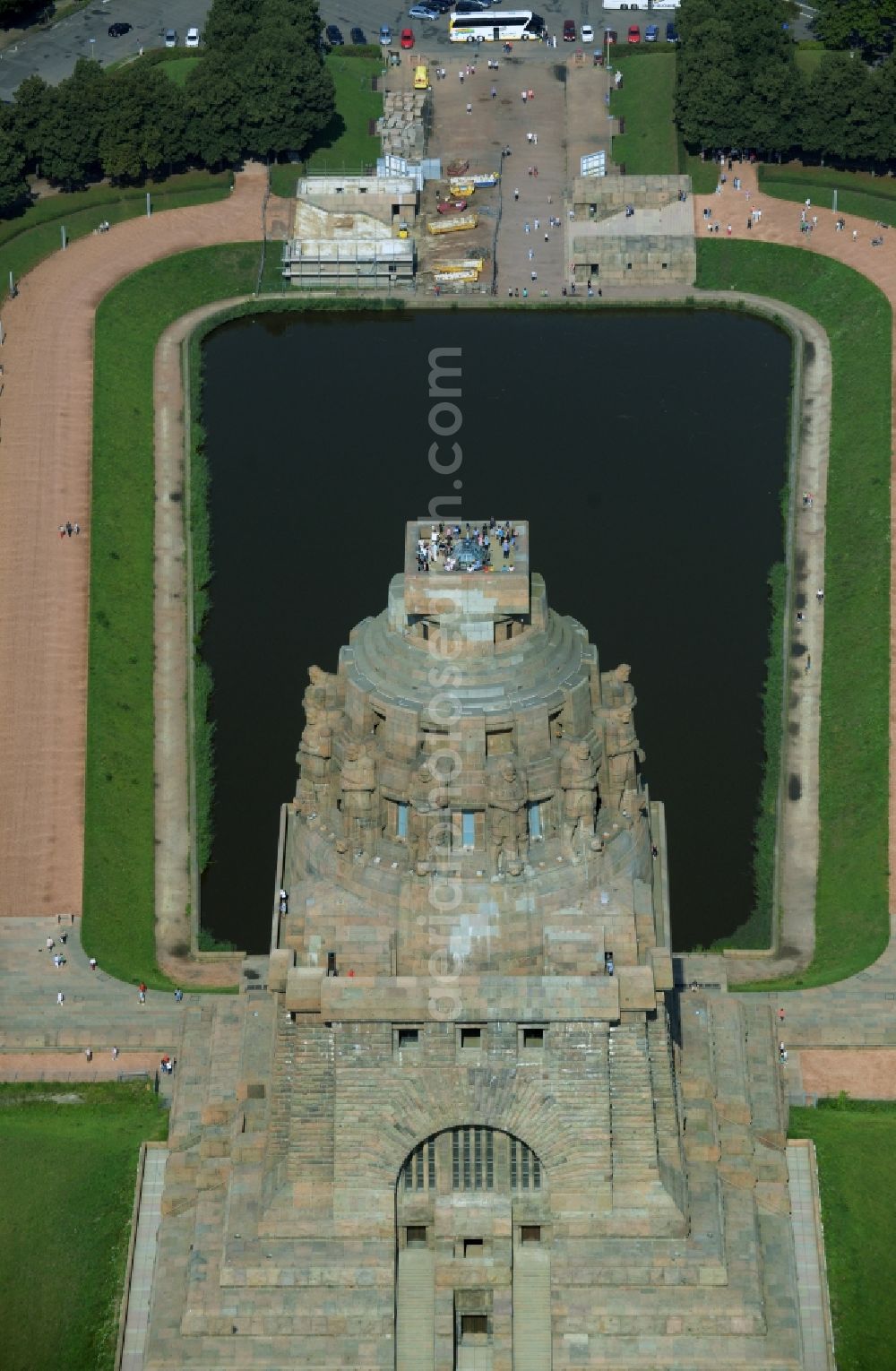 Aerial photograph Leipzig - Tourist attraction of the historic monument Voelkerschlachtdenkmal in Leipzig in the state Saxony