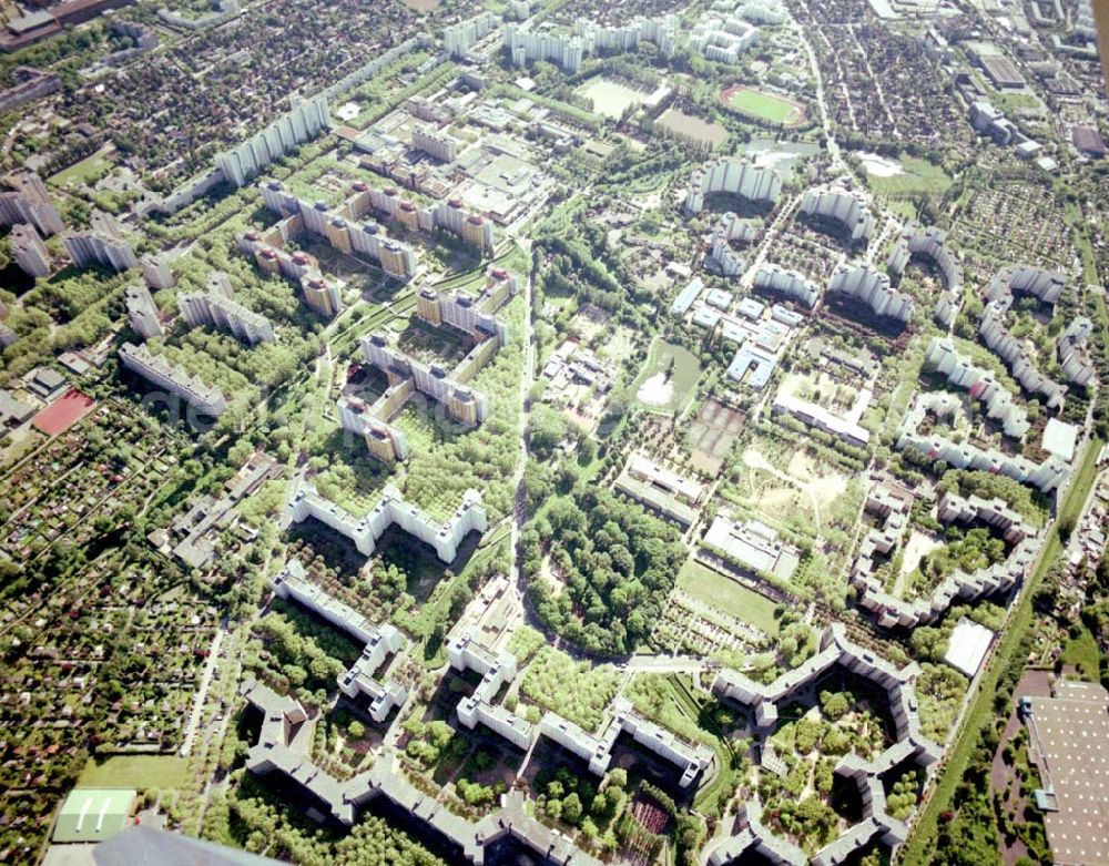 Aerial photograph Berlin - Reinickendorf - 29.05.04 Berlin-Reinickendorf, Märkisches Viertel, GESOBAU AG, Wilhelmsruher Damm 142, 13439 Berlin