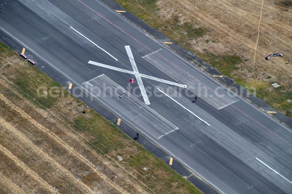 Berlin from the bird's eye view: Locked runway on the site of the former airport on Tempelhofer Feld in the district Tempelhof in Berlin, Germany