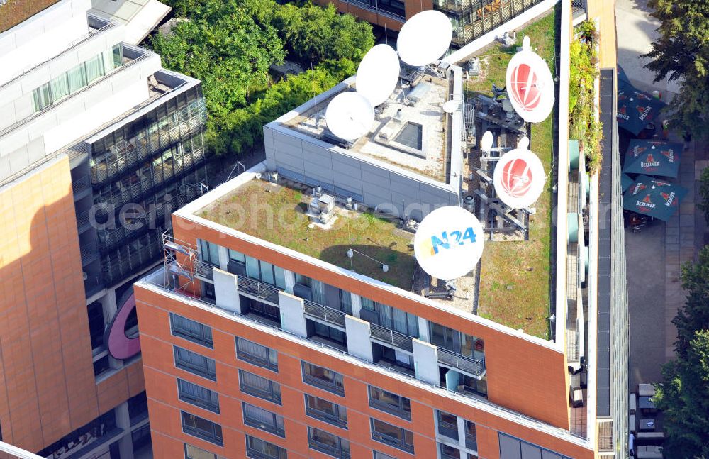 Aerial image Berlin Mitte - Die N24 Studios in Berlin Mitte, sind in ein Gebäude am Potsdamer Platz gezogen, aus welchen auch die Sat1 Nachrichten gesendet werden. In dem Senderkomplex befindet sich außerdem noch das Gesundheitszentrum am Potsdamer Platz GmbH & Co. The N24 studios moved to a building at the Potsdamer Platz. The Sat1 News are sent from there, too. In the building is also the health center at Potsdamer Platz GmbH & Co.