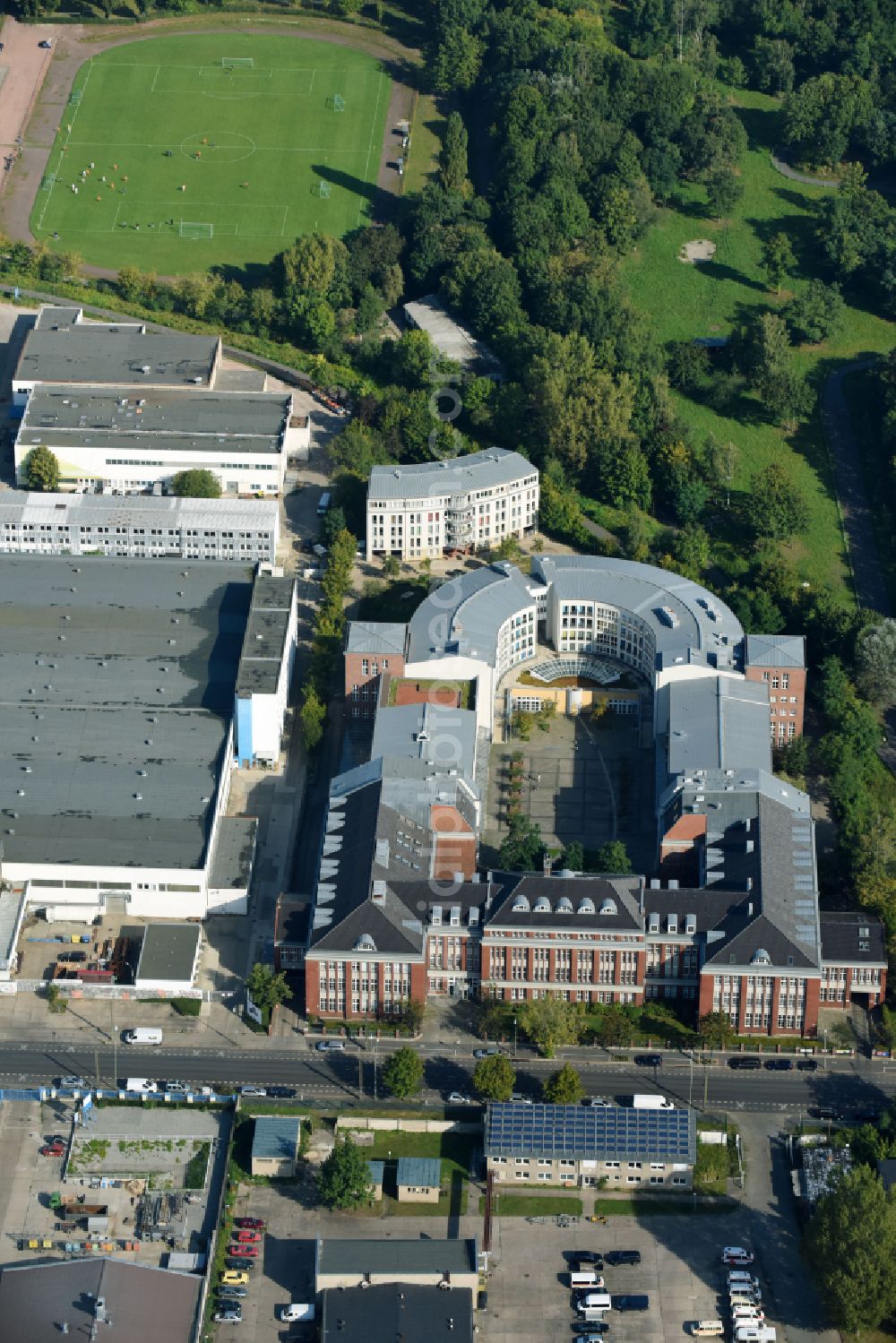 Berlin from the bird's eye view: Health and medical center on Herzbergstrasse in Berlin Lichtenberg in the state Berlin, Germany