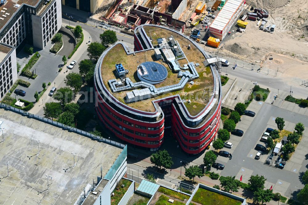 Ludwigshafen am Rhein from the bird's eye view: Health and medical center Lusanum Gesundheitszentrum on street Yorckstrasse in the district Lindenhof in Ludwigshafen am Rhein in the state Rhineland-Palatinate, Germany