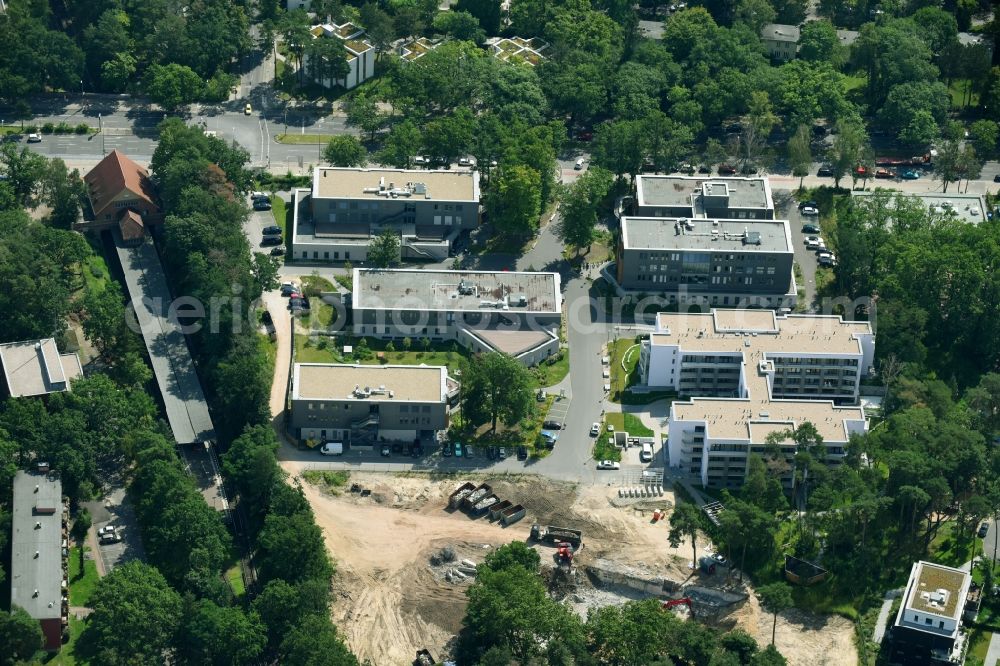 Aerial image Berlin - Health and medical center Medizinisches Versorgungszentrumon Oskar-Helene-Heim on Clayallee in the district Dahlem in Berlin, Germany