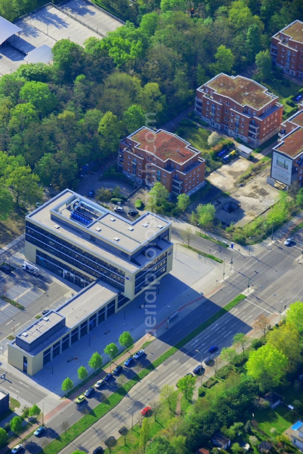 Aerial photograph Berlin - Health Care Centre at the Emergency Hospital Berlin in the Biesdorf part of the district of Marzahn-Hellersdorf in Berlin. The centre is a new development on the Western entrance of UKB. Residential buildings sit next to it