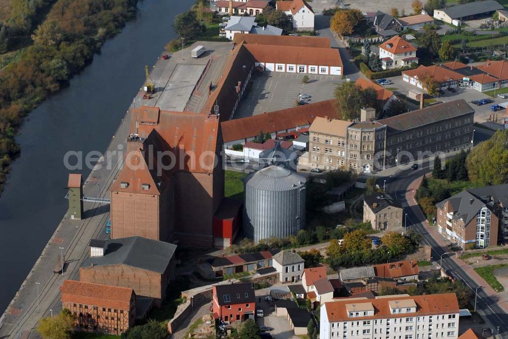 Aerial photograph Demmin - Blick auf die Getreidespeicher am Peenehafen - sie zeugen von der einstigen Bedeutung Demmins als Hansestadt.