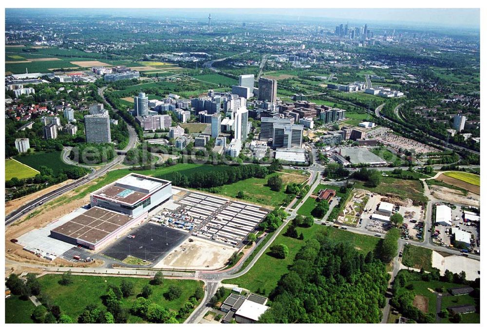 Aerial photograph Eschborn - Gewerbe und Entwicklungsgebiet Sossenheim der HVB-Projekt am Gewerbegebiet Eschenborn- Süd bei Frankfurt am Main (Hessen)