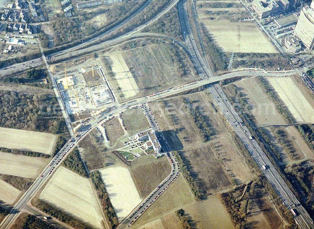 Aerial photograph Frankfurt am Main - Gewerbe- und Entwicklungsgebiet der HVB-Projekt am Eschenborner Dreieck in Frankfurt Sossenheim (Hessen).