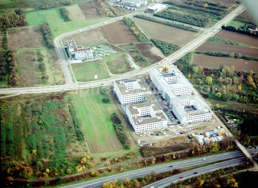 Aerial image Frankfurt am Main - Gewerbe- und Entwicklungsgebiet der HVB-Projekt am Eschenborner Dreieck in Frankfurt Sossenheim (Hessen).