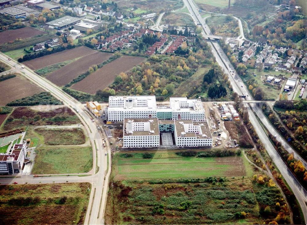 Frankfurt am Main from the bird's eye view: Gewerbe- und Entwicklungsgebiet der HVB-Projekt am Eschenborner Dreieck in Frankfurt Sossenheim (Hessen).