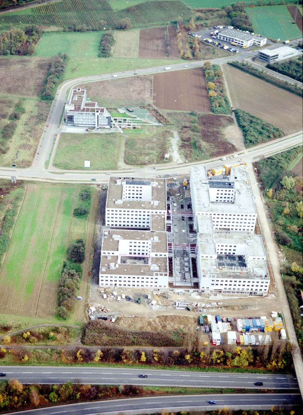 Aerial image Frankfurt am Main - Gewerbe- und Entwicklungsgebiet der HVB-Projekt am Eschenborner Dreieck in Frankfurt Sossenheim (Hessen).