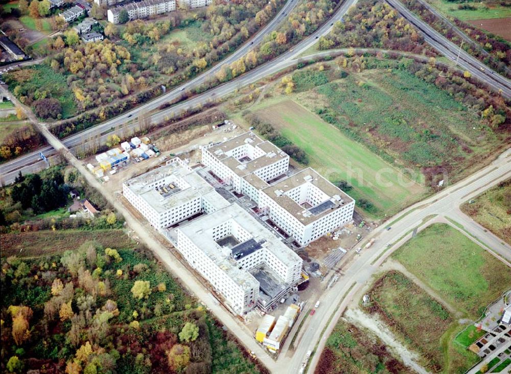 Frankfurt am Main from the bird's eye view: Gewerbe- und Entwicklungsgebiet der HVB-Projekt am Eschenborner Dreieck in Frankfurt Sossenheim (Hessen).